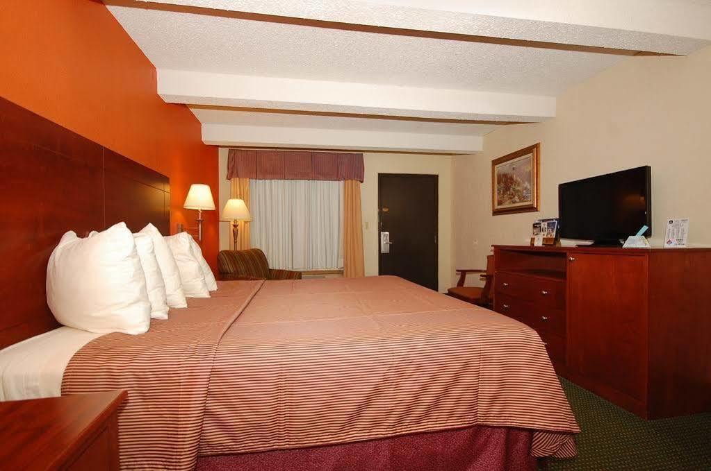 Best Western Montis Inn Saint Robert Esterno foto